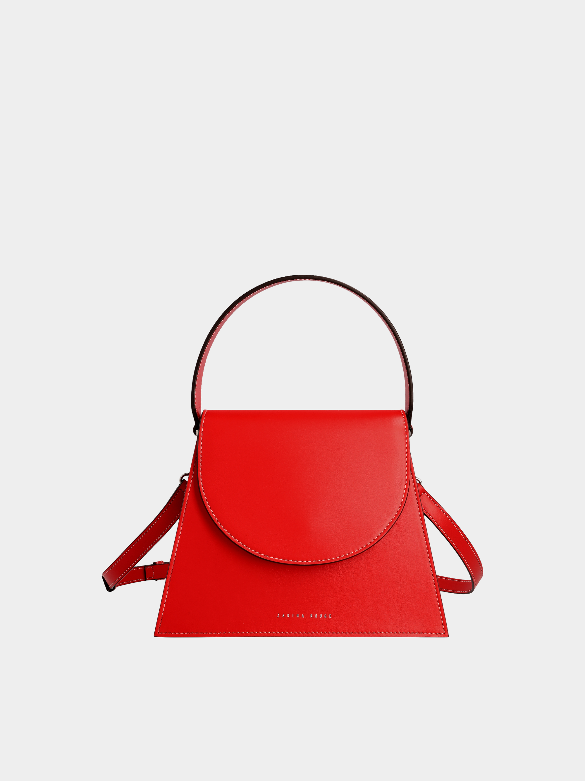 Suri en rouge